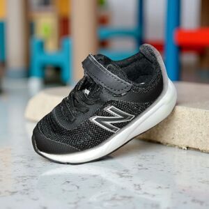Infant Baby New Balance 545 Running Black/White Sneaker Size 6